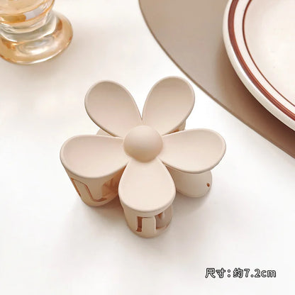 Kiss Jewelry Milk Coffee Butterfly Flower Geometric Hair Claws Headband Women Korean Fashion Makeup Hair Clips Crab Accessories