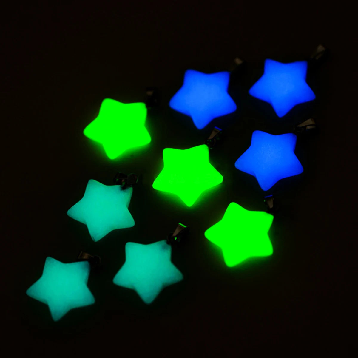 7PCS's Multi -Style Luminous Pendant Necklace, Suitable for Women, Men's Daily Wear, Will Emit Bright Pendant Necklaces