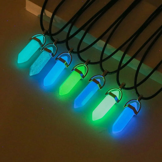 7PCS's Multi -Style Luminous Pendant Necklace, Suitable for Women, Men's Daily Wear, Will Emit Bright Pendant Necklaces