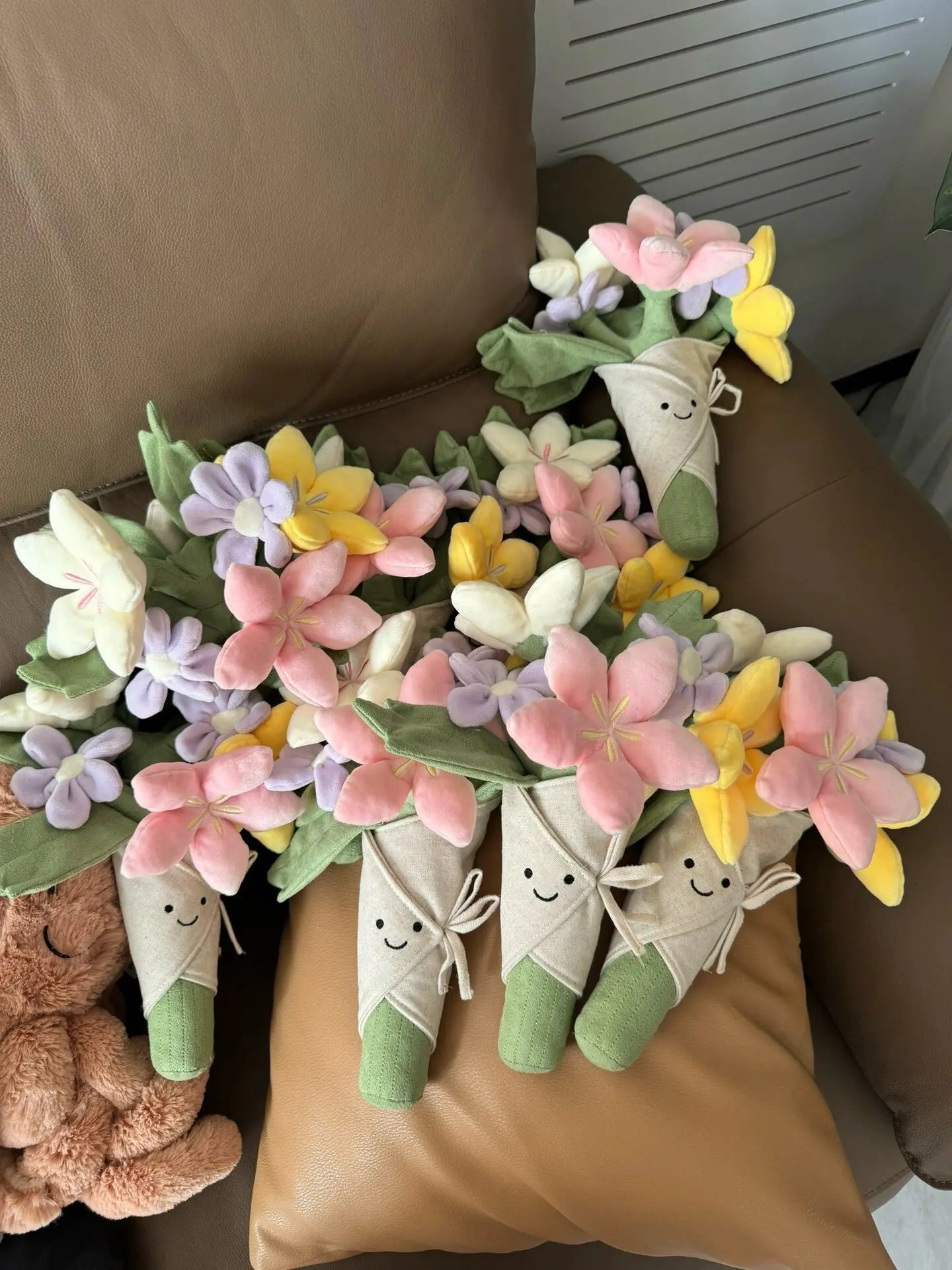 Holding Flowers Plush Toy Eternal Flowers Bouquets Toy Marriage Proposal Props Graduation Ceremony Valentine's Day Birthday gift