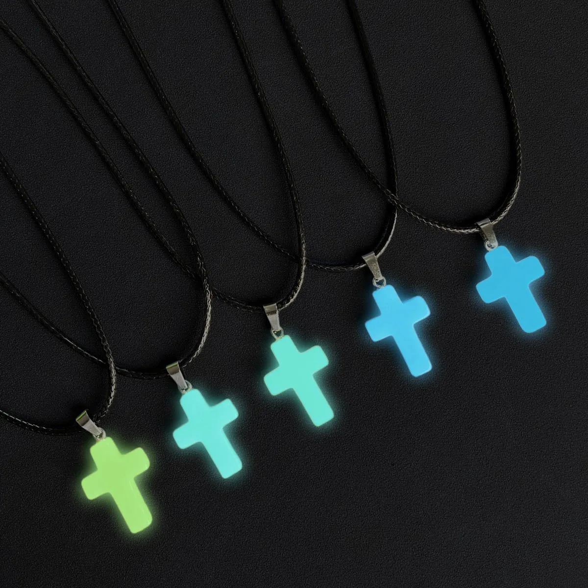 7PCS's Multi -Style Luminous Pendant Necklace, Suitable for Women, Men's Daily Wear, Will Emit Bright Pendant Necklaces