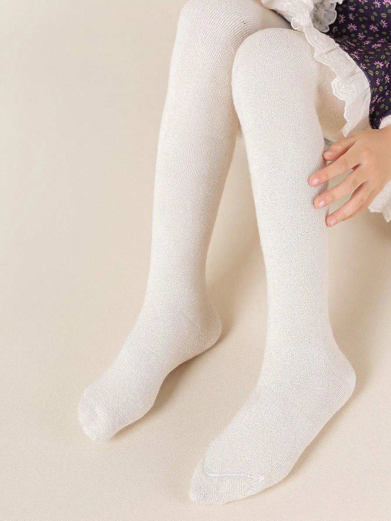 3 pairs of girls' solid color bottom pantyhose are suitable for daily life